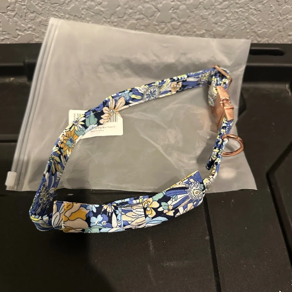 NWT Cute Floral Leash, Collar and Bow Set